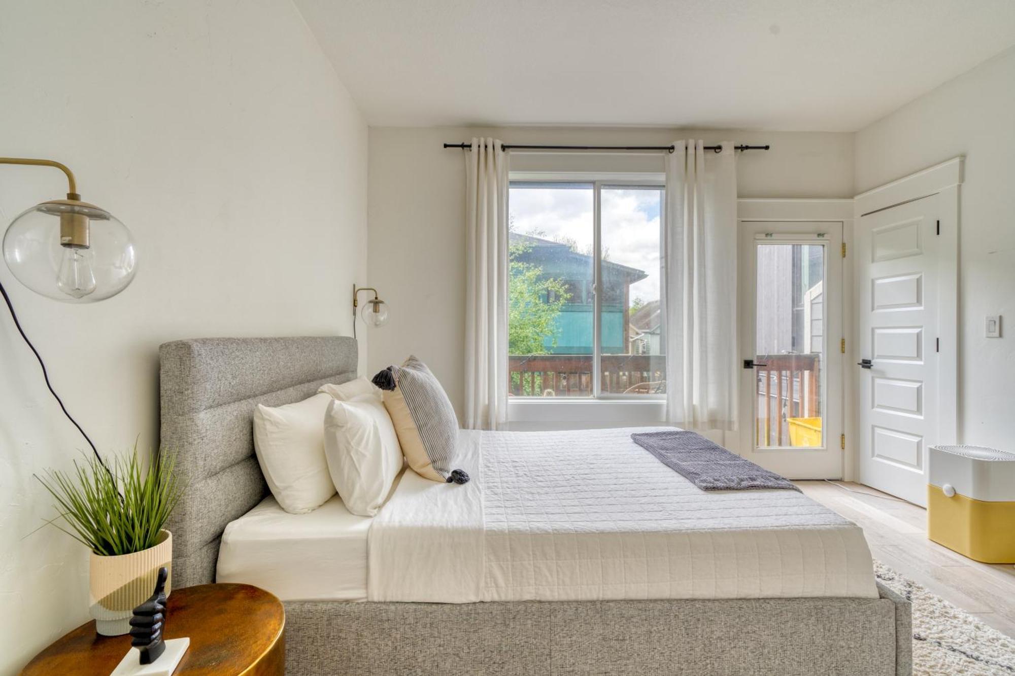 Stay Portland - Perfect Portland Farmhouse Loft - Breweries & Bars 외부 사진