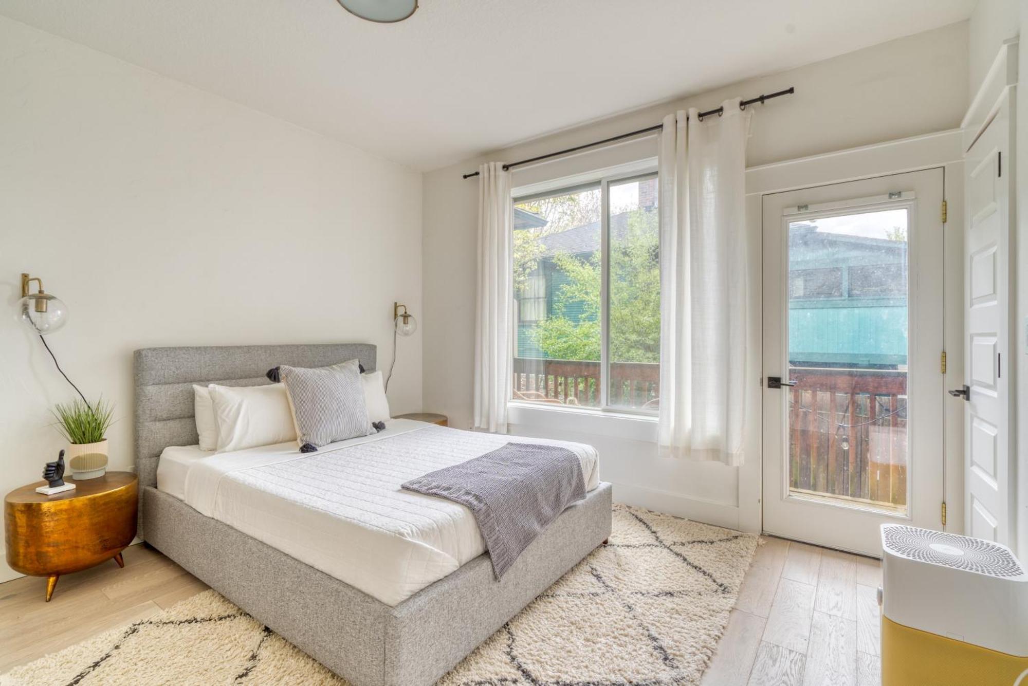 Stay Portland - Perfect Portland Farmhouse Loft - Breweries & Bars 외부 사진