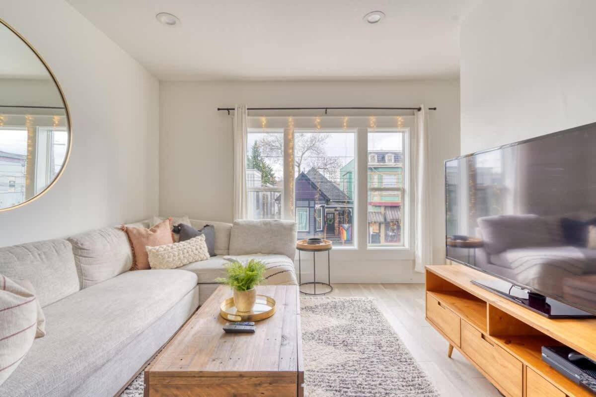 Stay Portland - Perfect Portland Farmhouse Loft - Breweries & Bars 외부 사진