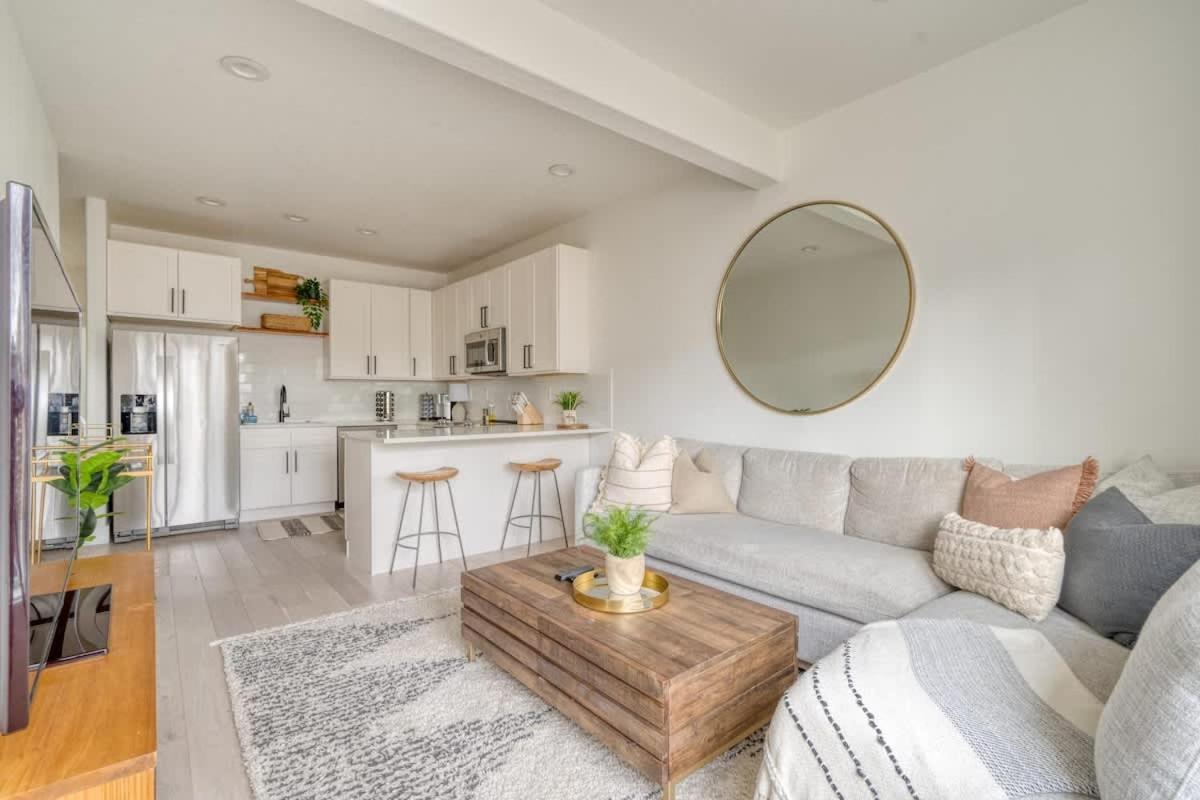 Stay Portland - Perfect Portland Farmhouse Loft - Breweries & Bars 외부 사진